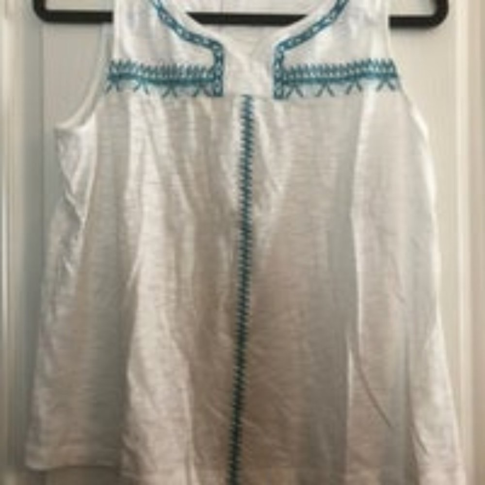 Skies Are Bkue Sleeveless Top L